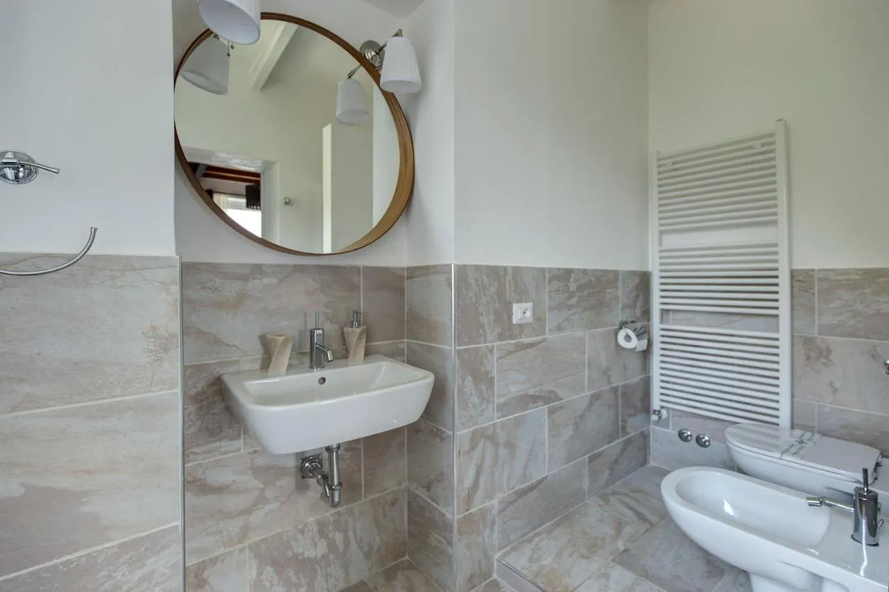 Bed & Breakfast Essentia Guest House Faggeto Lario