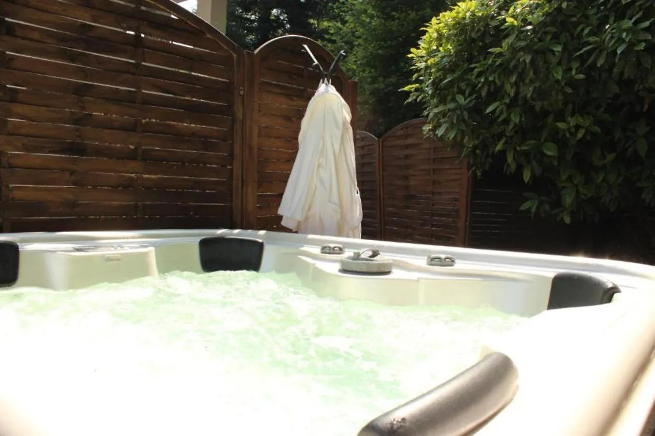 Bed & Breakfast Essentia Guest House Faggeto Lario