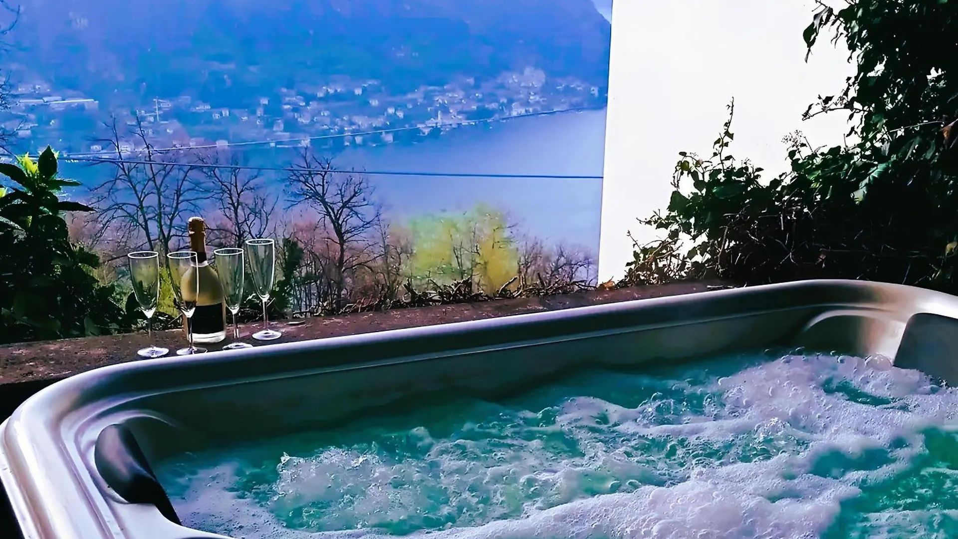 Essentia Guest House Faggeto Lario Italy