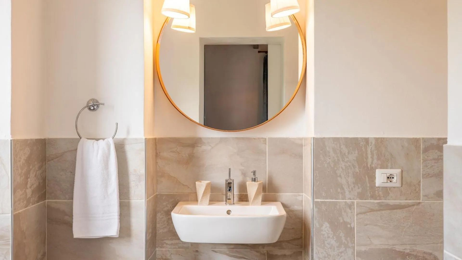 Bed & Breakfast Essentia Guest House Faggeto Lario