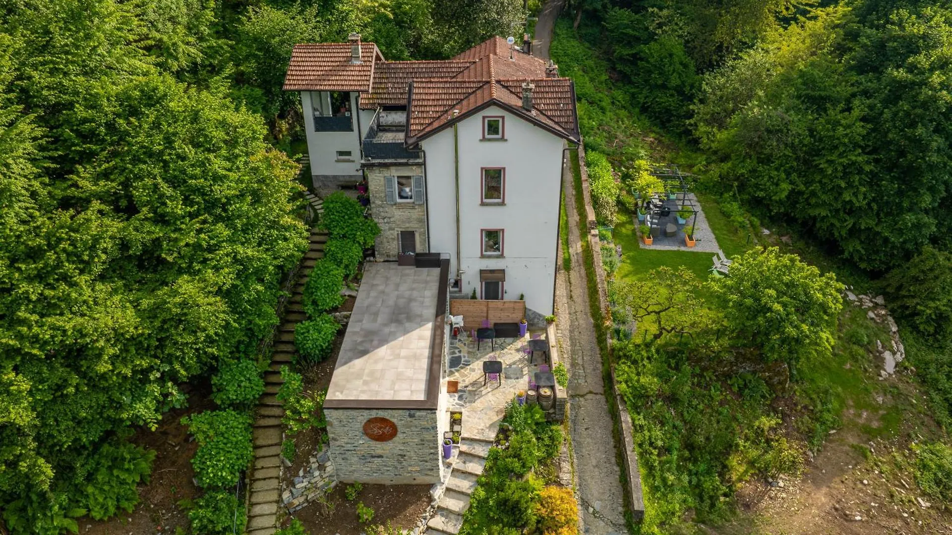 Essentia Guest House Faggeto Lario Italy