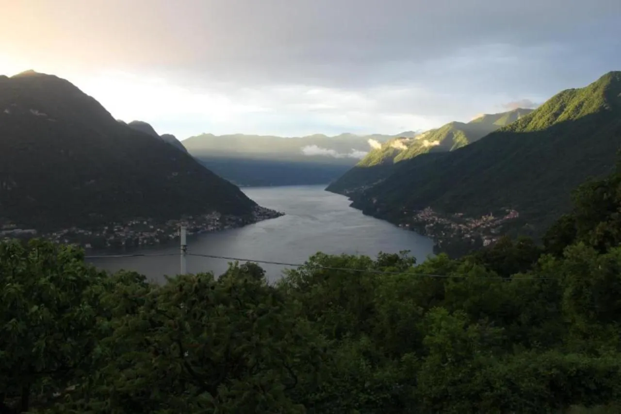 Bed & Breakfast Essentia Guest House Faggeto Lario