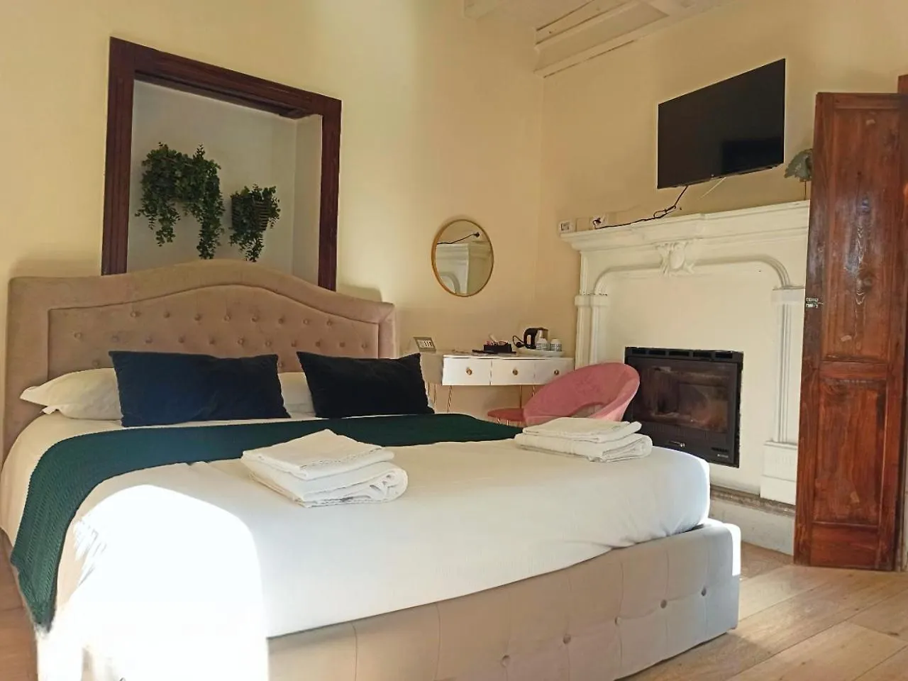 Essentia Guest House Faggeto Lario 0*,  Italy