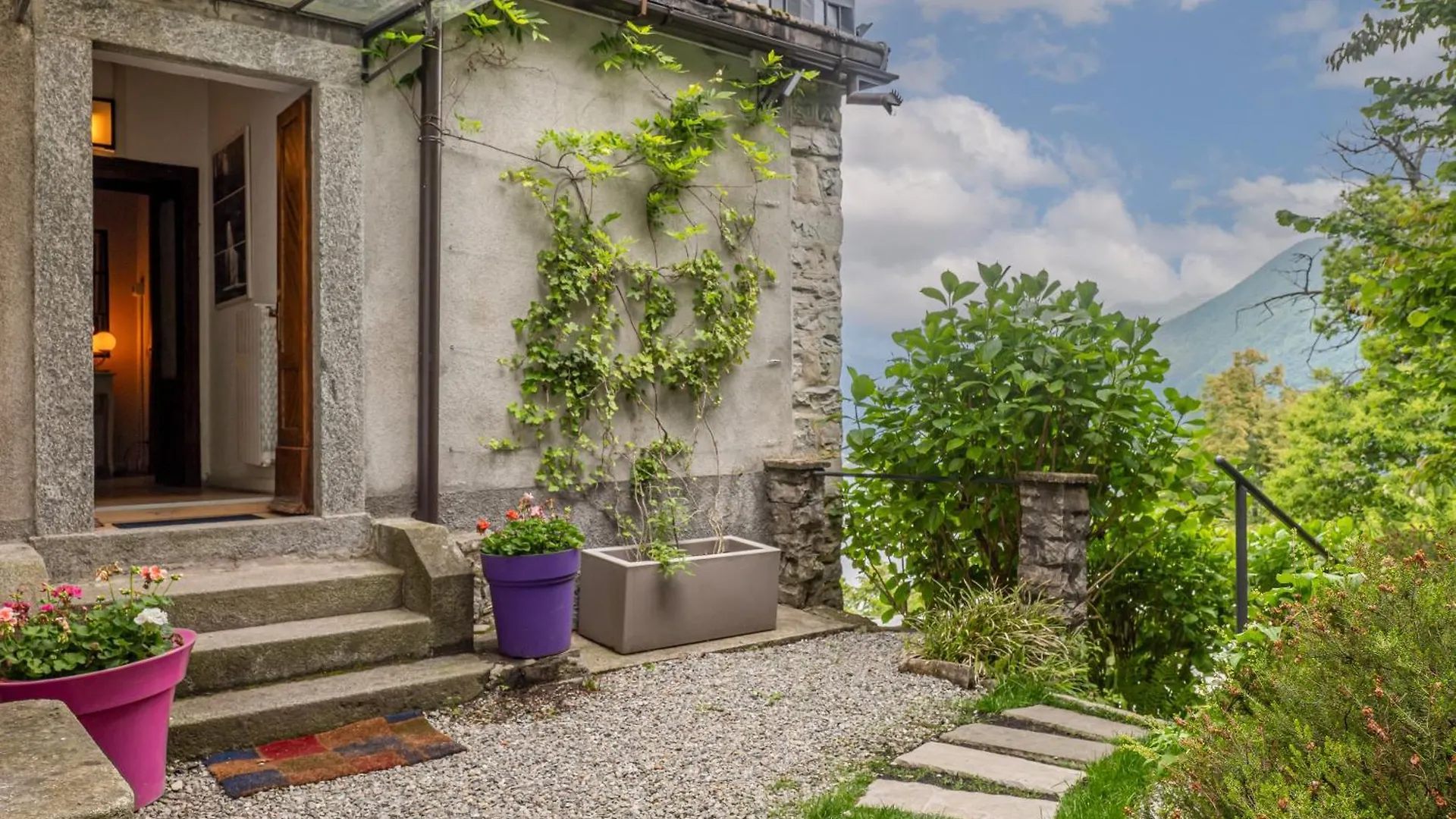Essentia Guest House Faggeto Lario Bed & Breakfast