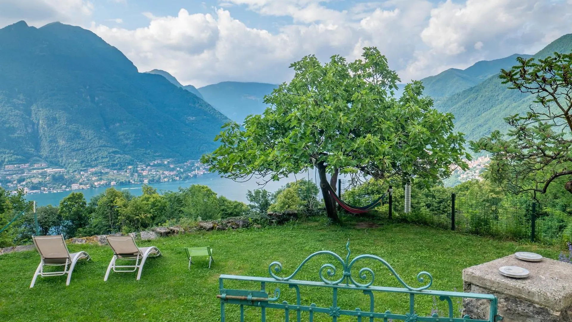 Essentia Guest House Faggeto Lario Italy