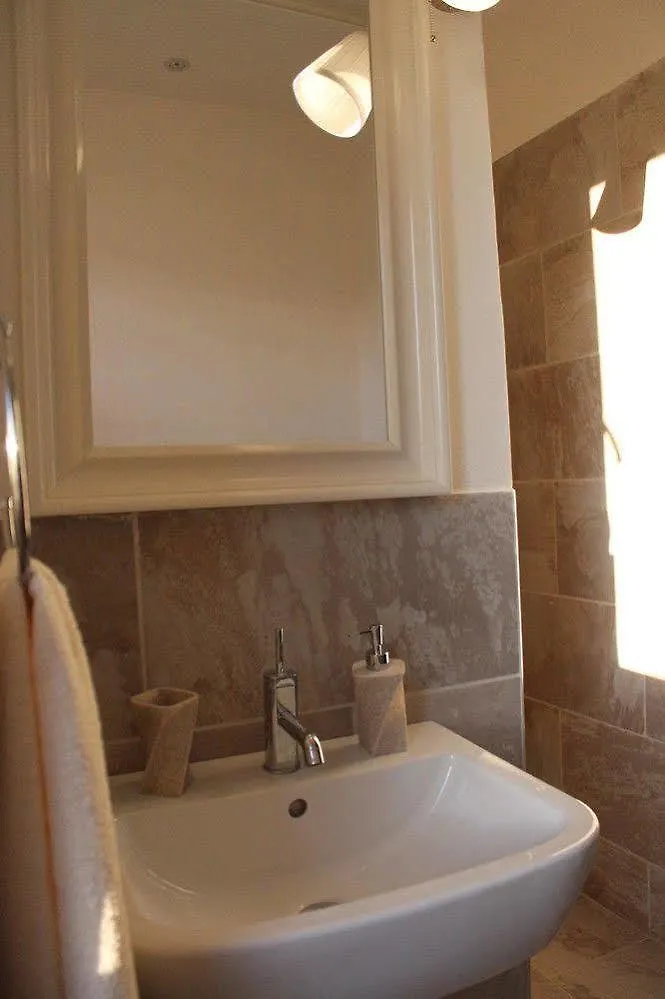 Essentia Guest House Faggeto Lario