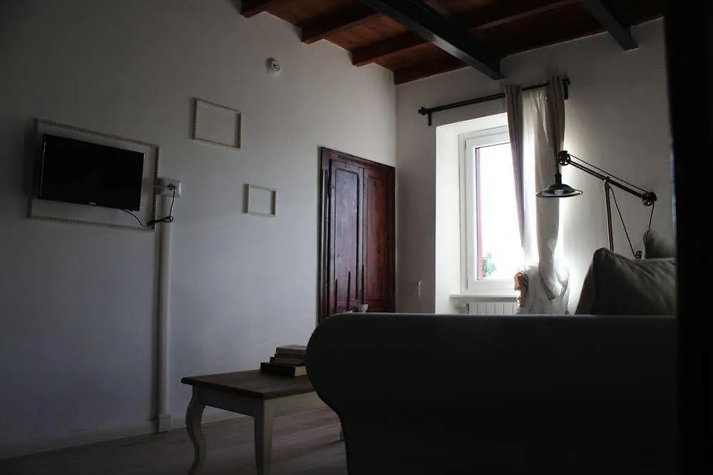 Essentia Guest House Фаджето-Ларио 0*,  Италия