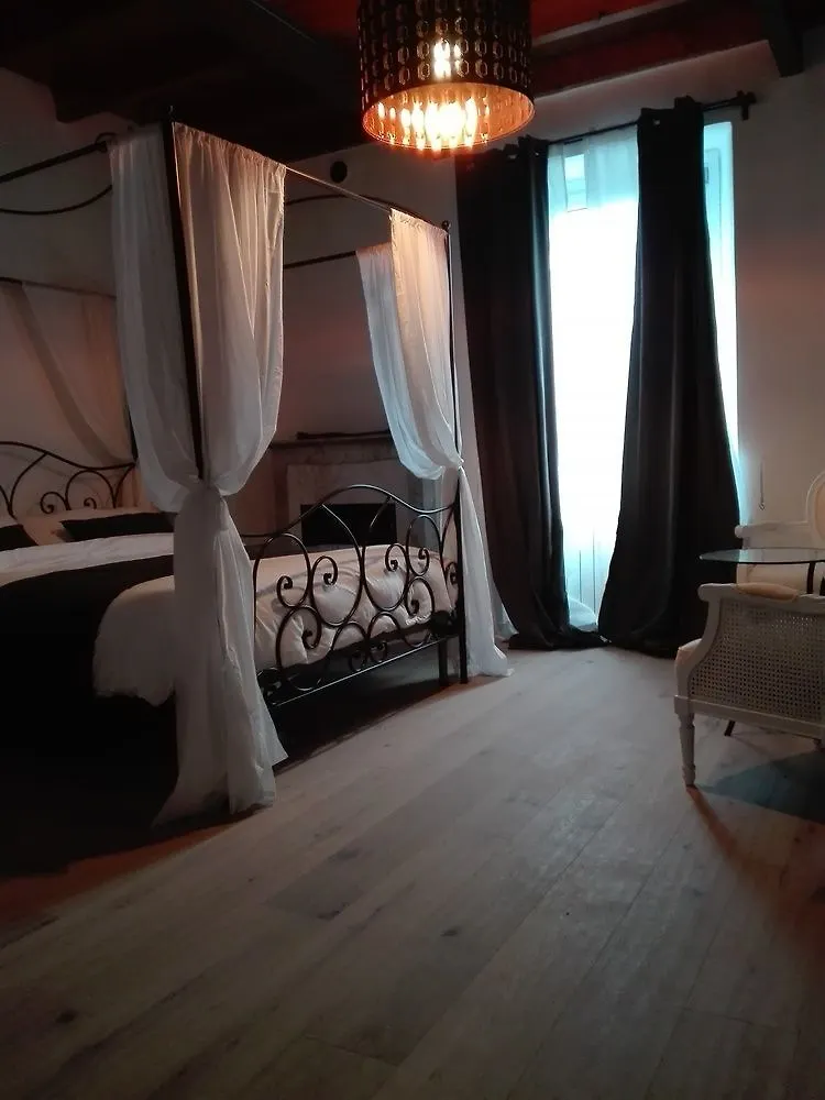 Essentia Guest House Фаджето-Ларио 0*,  Италия